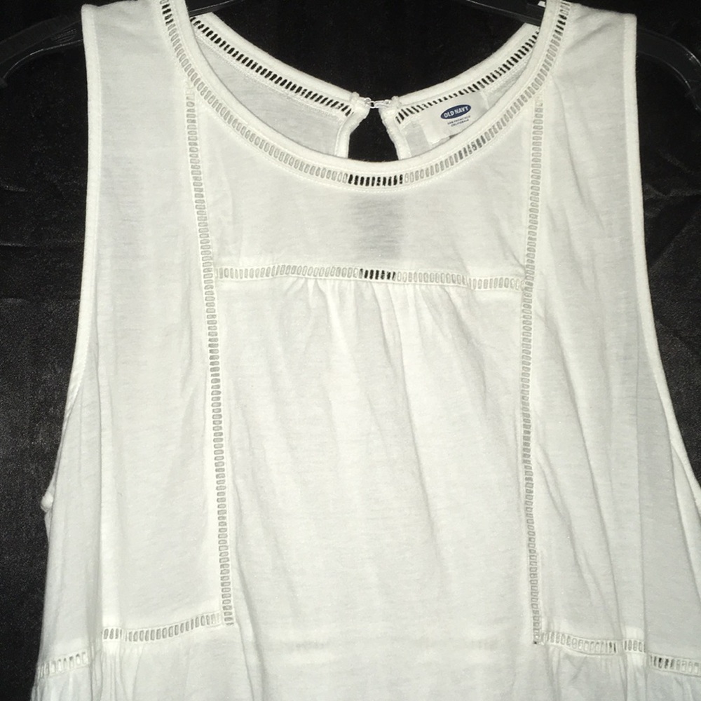 Beautiful Old Navy Tank.